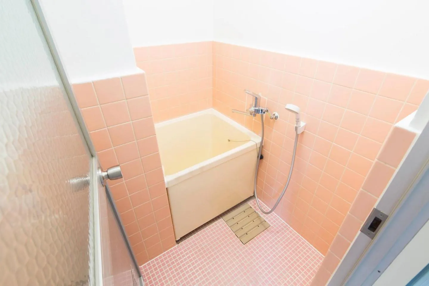 Tsukimura Building Tokyo Apartment