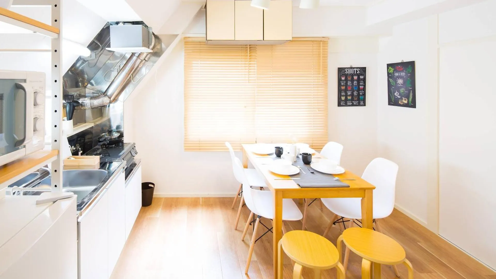 Tsukimura Building Tokyo Apartment