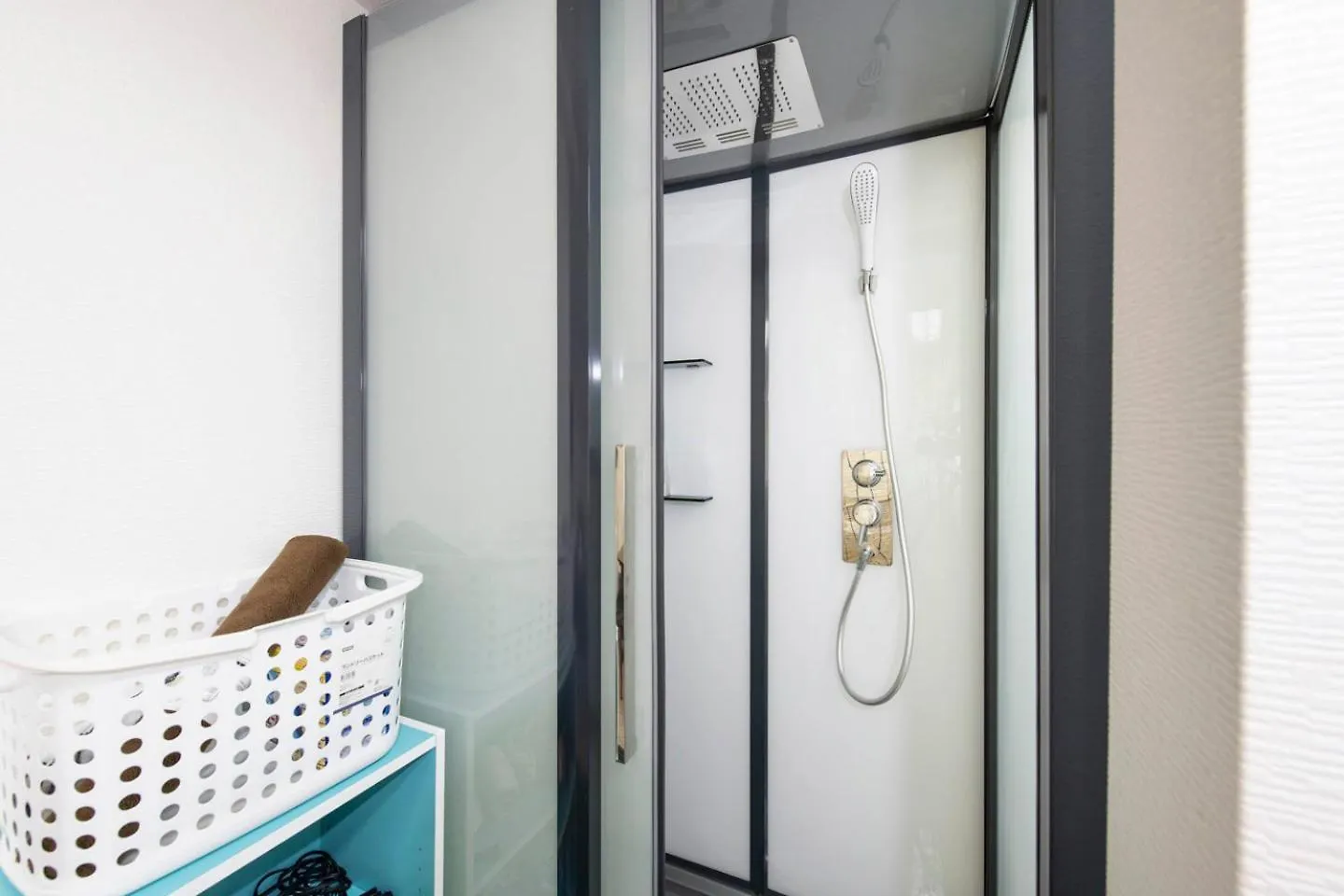 Apartment Tsukimura Building Tokyo
